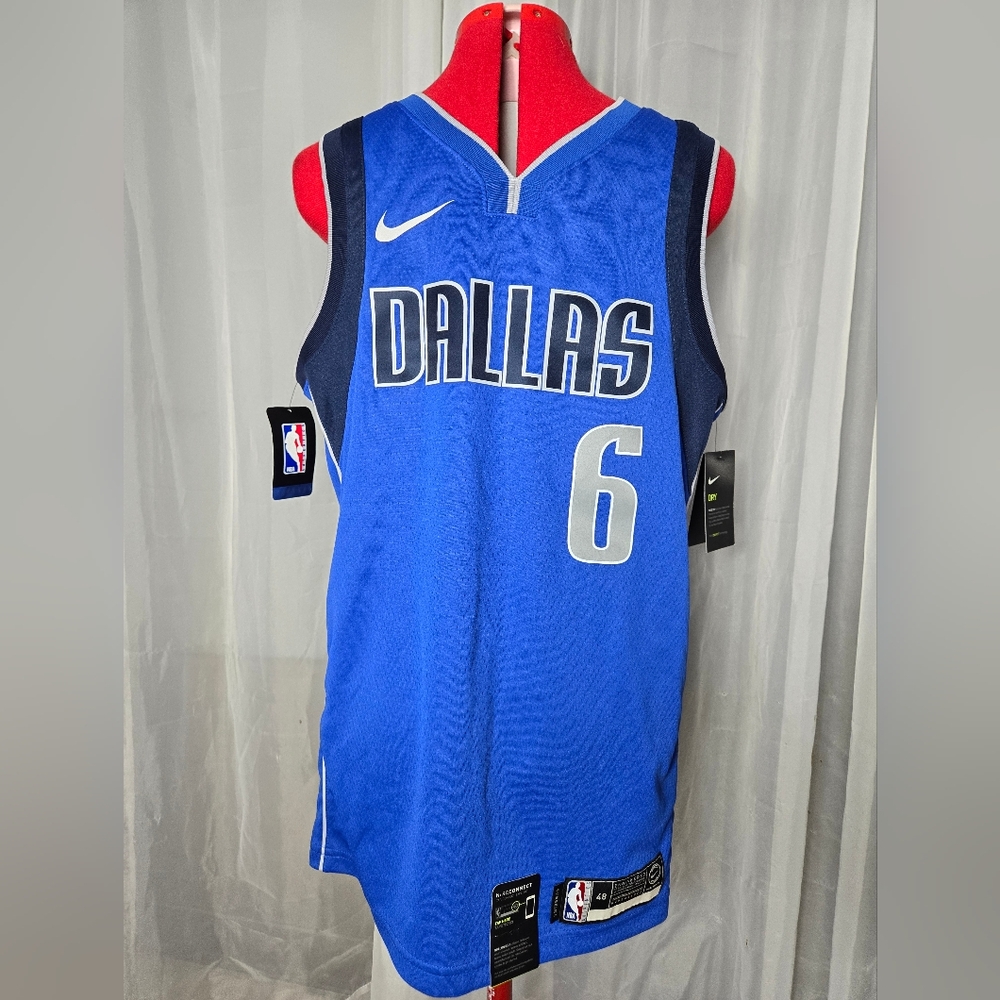 NBA Nike Men's Large Dallas Mavericks Porzingis Jersey